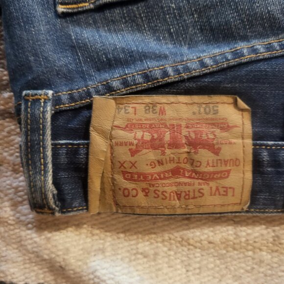 Variety of designer jeans - Picture 4 of 16